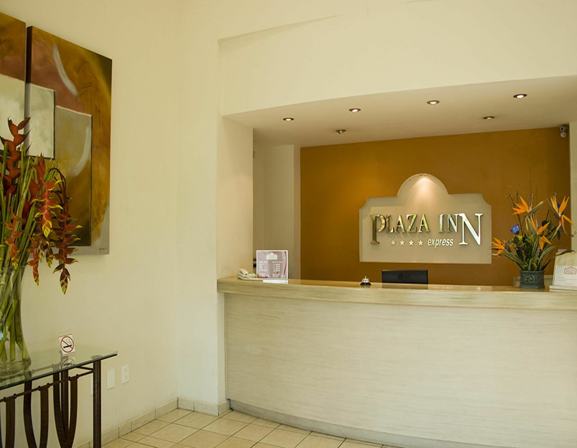 Plaza Inn Express تاباتشولا المظهر الخارجي الصورة